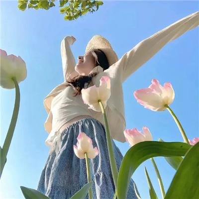 蒙娜丽莎与血月亮